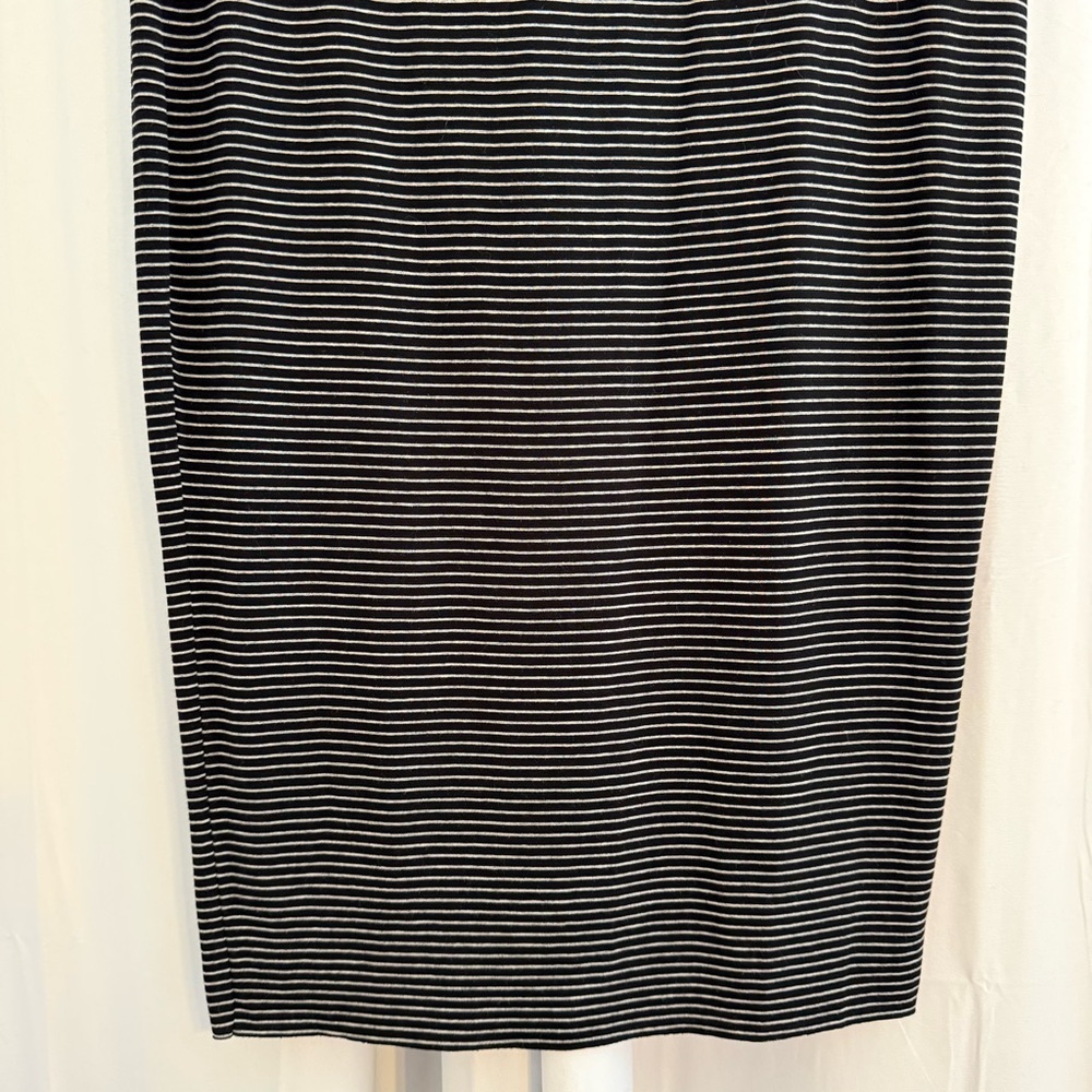 Vince Camuto NWT Black White Striped Midi Skirt Raw Hem Women’s Small - Picture 5 of 9